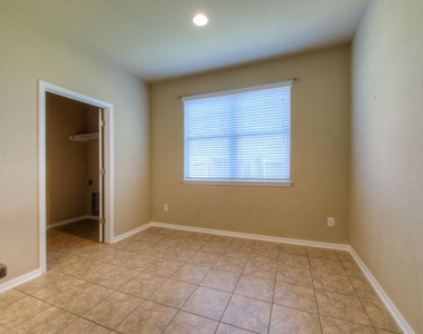 403 Limestone Trl - Photo Thumbnail 11