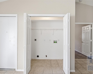 437 Sampson - Photo Thumbnail 6