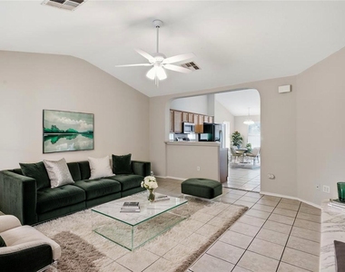 437 Sampson - Photo Thumbnail 25