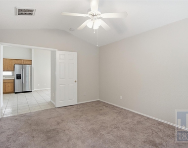 437 Sampson - Photo Thumbnail 8