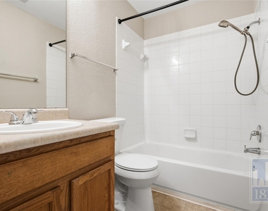 437 Sampson - Photo Thumbnail 12