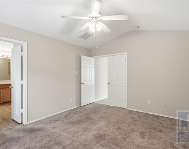437 Sampson - Photo Thumbnail 10