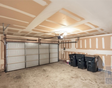 437 Sampson - Photo Thumbnail 17