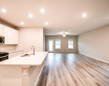 1532 Homestead Farms Dr - Photo Thumbnail 1