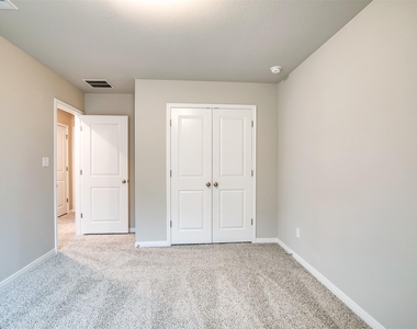 1532 Homestead Farms Dr - Photo Thumbnail 21
