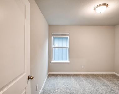 1532 Homestead Farms Dr - Photo Thumbnail 20