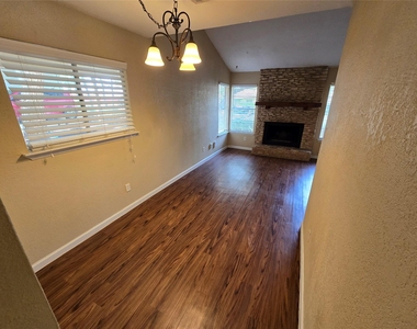 7102 Dan Jean Dr - Photo Thumbnail 3