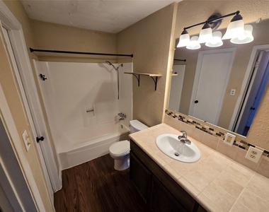 7102 Dan Jean Dr - Photo Thumbnail 8