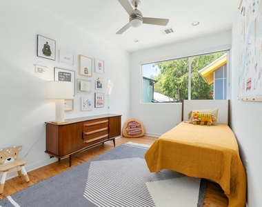 1606 Salina St - Photo Thumbnail 16