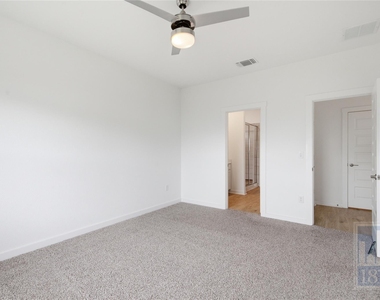 10925 Tildon Ave - Photo Thumbnail 9