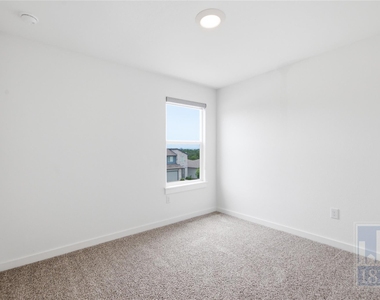 10925 Tildon Ave - Photo Thumbnail 20