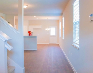 14015 Macquarie Dr - Photo Thumbnail 4