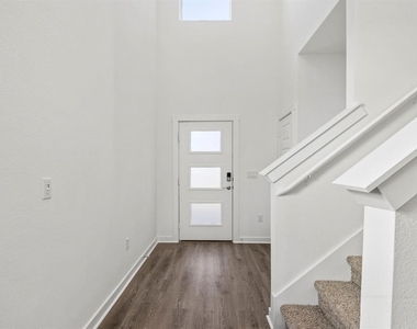7911 Linda Michelle Ln - Photo Thumbnail 8