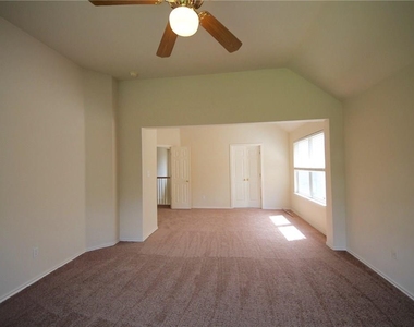 15843 Garrison Cir - Photo Thumbnail 11