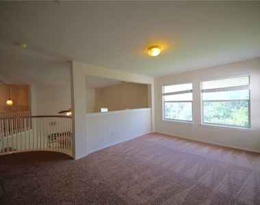 15843 Garrison Cir - Photo Thumbnail 9