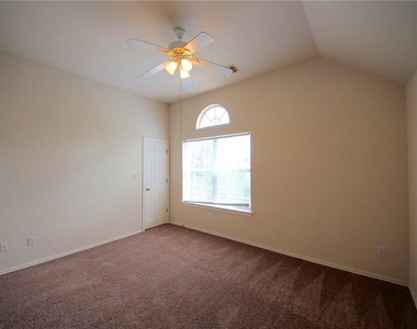 15843 Garrison Cir - Photo Thumbnail 14