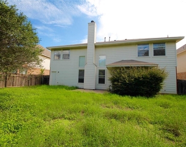 15843 Garrison Cir - Photo Thumbnail 18