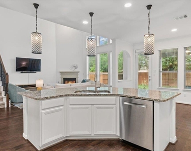 4128 Geary St - Photo Thumbnail 4