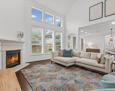 4128 Geary St - Photo Thumbnail 5