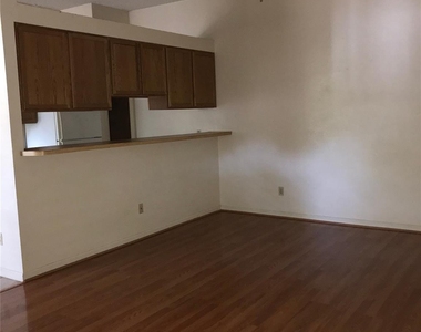 1303 N Bishop - Photo Thumbnail 2