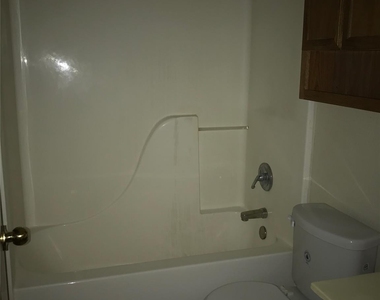 1303 N Bishop - Photo Thumbnail 10