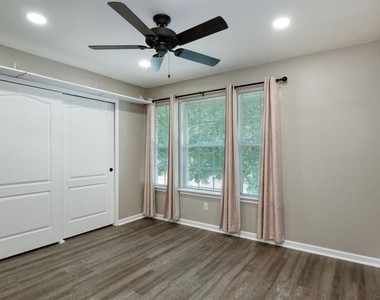 2412 Willow Way - Photo Thumbnail 23