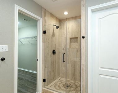 2412 Willow Way - Photo Thumbnail 18