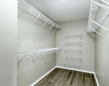 2412 Willow Way - Photo Thumbnail 19