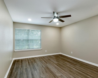 2412 Willow Way - Photo Thumbnail 20