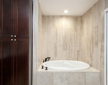 2412 Willow Way - Photo Thumbnail 17