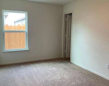 108 N Allington Cir - Photo Thumbnail 4
