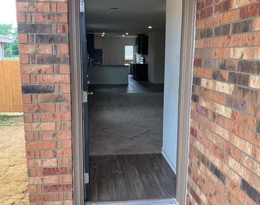 108 N Allington Cir - Photo Thumbnail 3