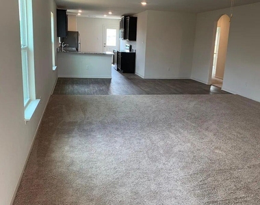 108 N Allington Cir - Photo Thumbnail 7