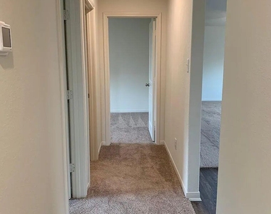 108 N Allington Cir - Photo Thumbnail 18