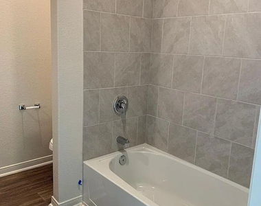 108 N Allington Cir - Photo Thumbnail 15