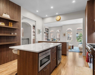1529 Barton Springs Rd - Photo Thumbnail 1
