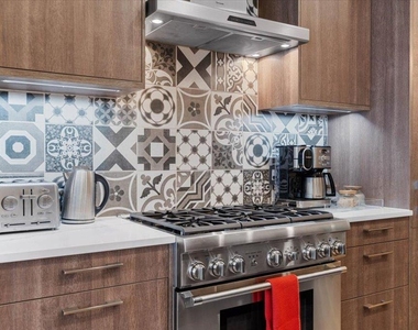 1529 Barton Springs Rd - Photo Thumbnail 22