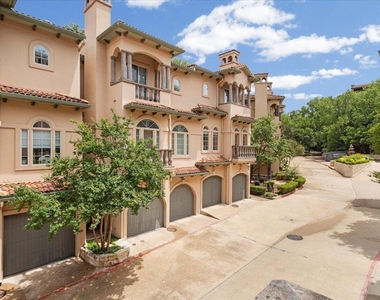 1529 Barton Springs Rd - Photo Thumbnail 14