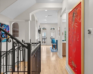 1529 Barton Springs Rd - Photo Thumbnail 12