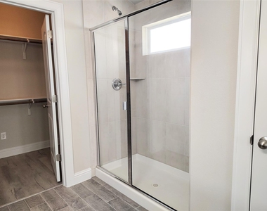 7801 Dakota Cir - Photo Thumbnail 18