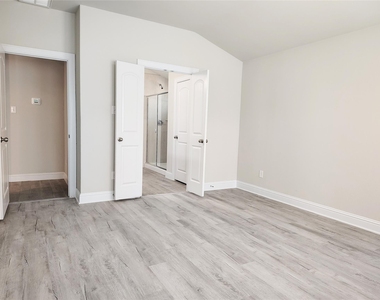 7801 Dakota Cir - Photo Thumbnail 15