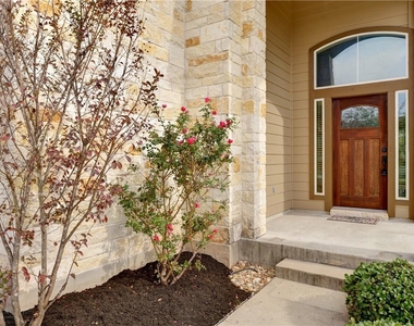 9205 Sweetgum Dr - Photo Thumbnail 3