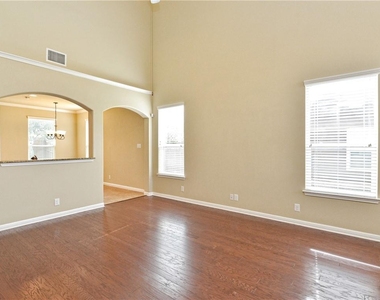 9205 Sweetgum Dr - Photo Thumbnail 6
