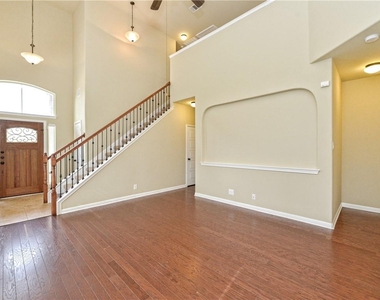 9205 Sweetgum Dr - Photo Thumbnail 5