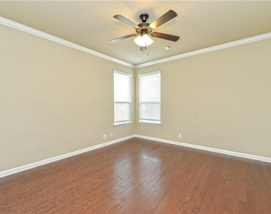 9205 Sweetgum Dr - Photo Thumbnail 15