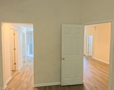 6428 Hannah Stables Drive - Photo Thumbnail 7