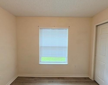 6428 Hannah Stables Drive - Photo Thumbnail 9