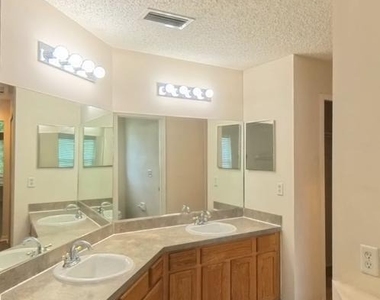 6428 Hannah Stables Drive - Photo Thumbnail 15