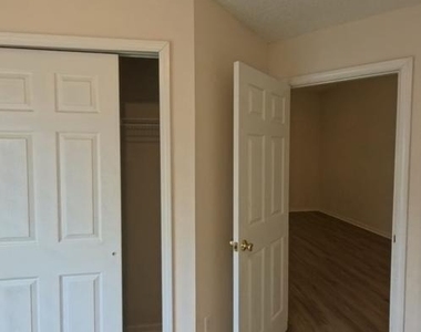 6428 Hannah Stables Drive - Photo Thumbnail 13