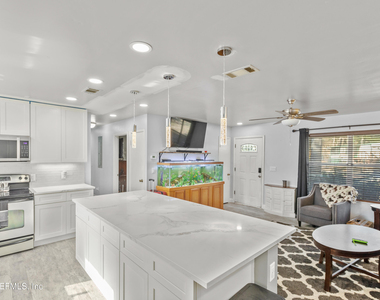 641 Sw Orange Avenue - Photo Thumbnail 6